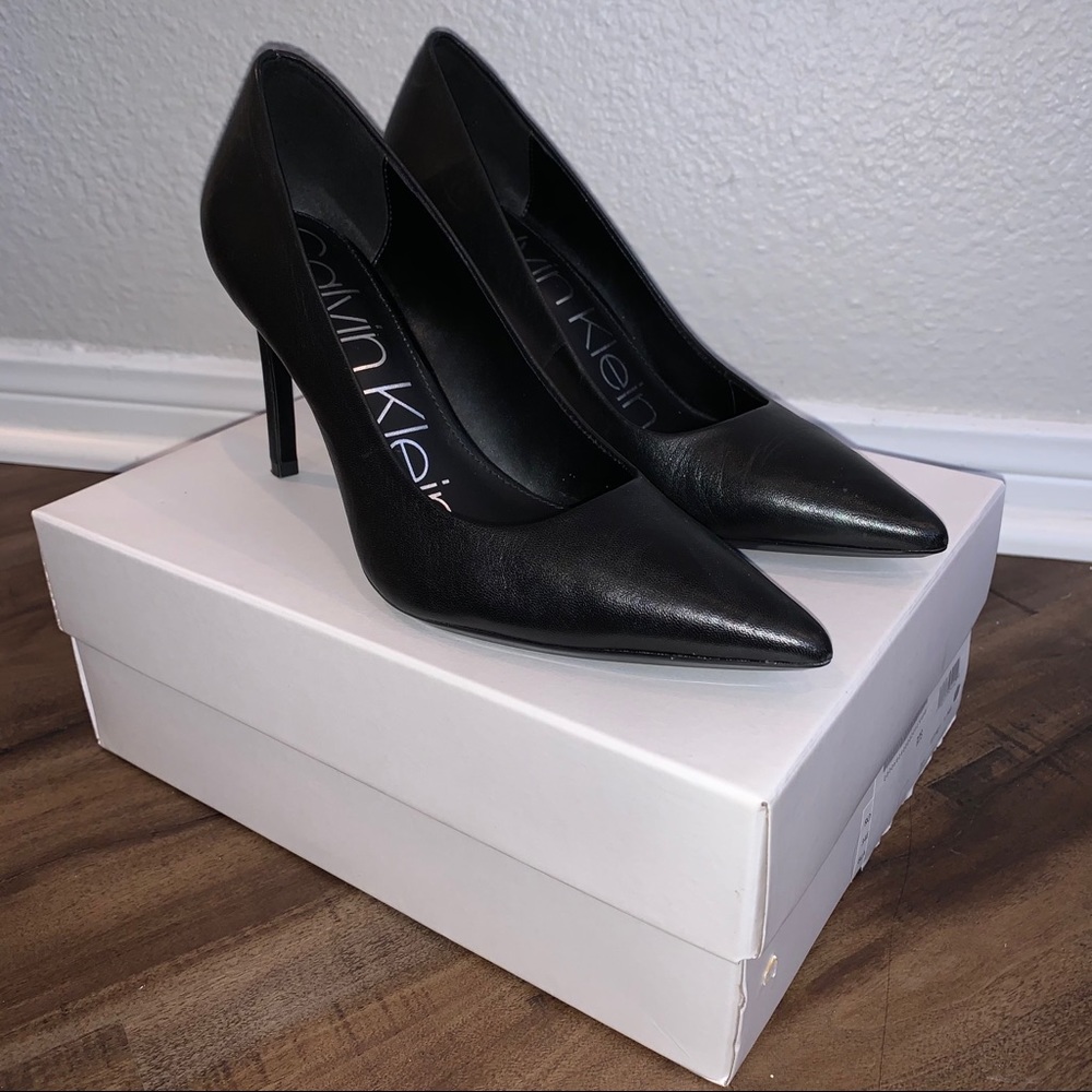 Calvin Klein RONNA Black pumps size 6 heels